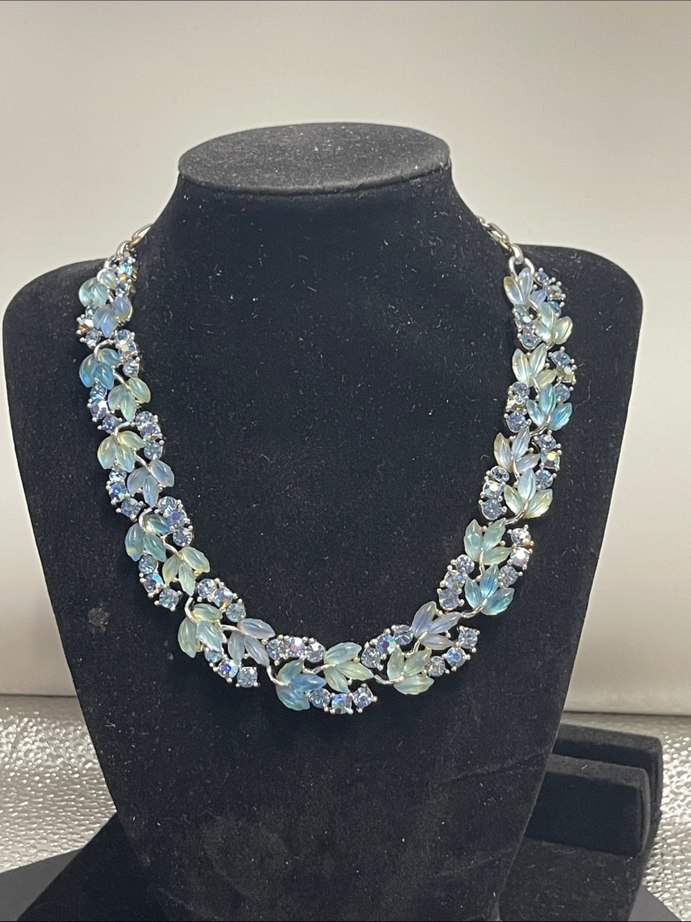 RARE Vintage Lisner AB Iridescent Blue & Green Floral Crystal Collar Necklace
